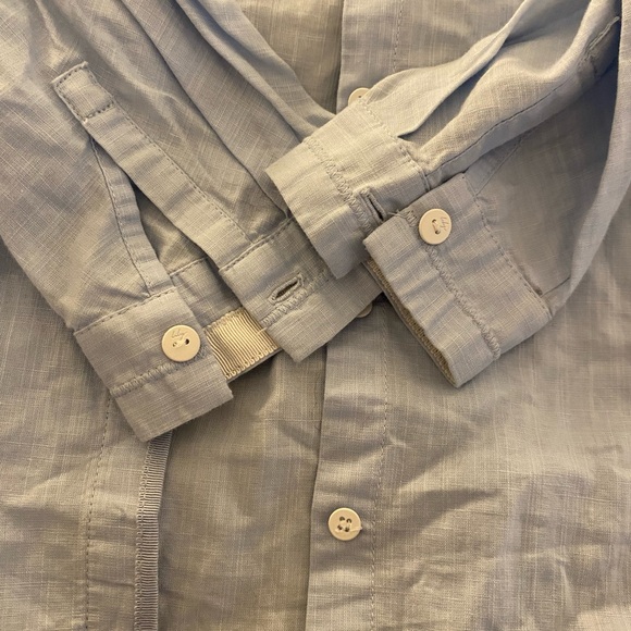 ๐ Lily Women's Light Blue Button Down Shirt Size M - Picture 10 of 13